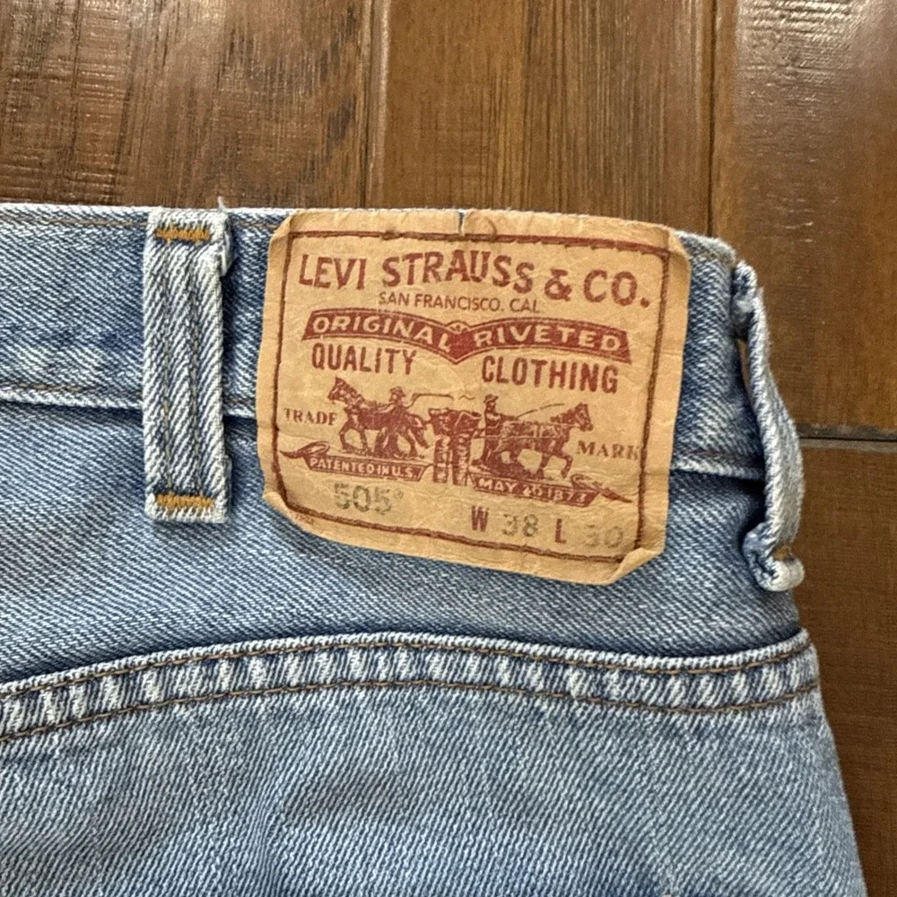 Levis 505 Jeans Mens 38x30 Blue Denim Straight Leg Zip Regular‎ Fit 100% Cotton